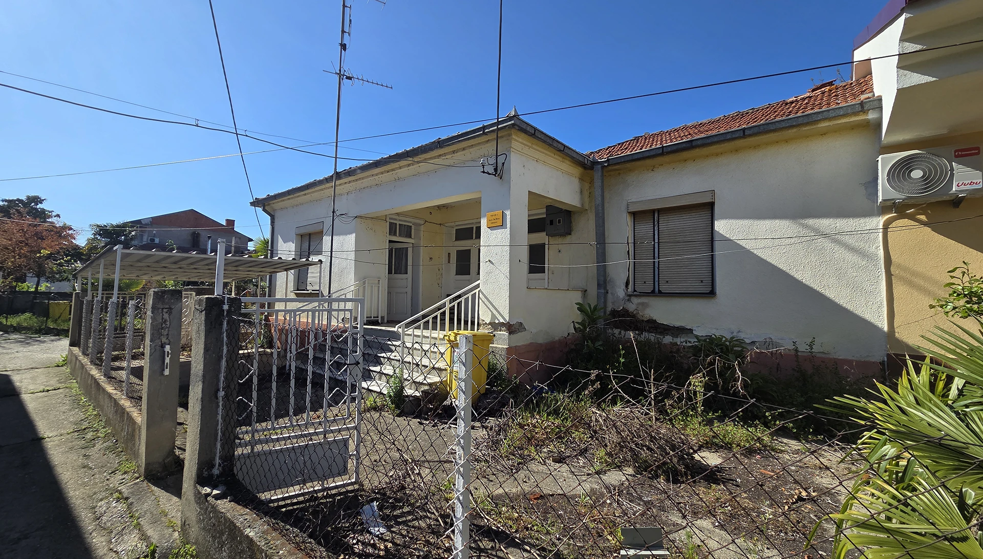 House with a Yard in a Quiet Part of Gevgelija - 392 m²